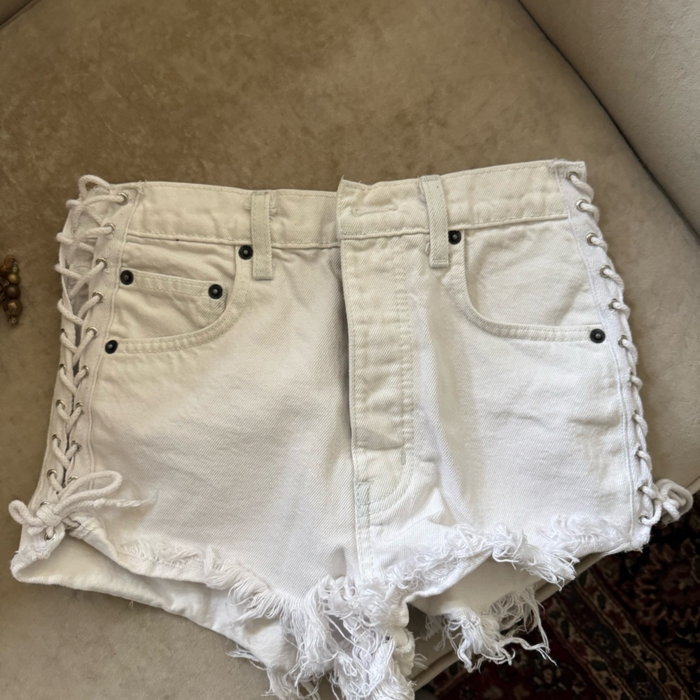 Size 25 CARMAR lace up white denim shorts